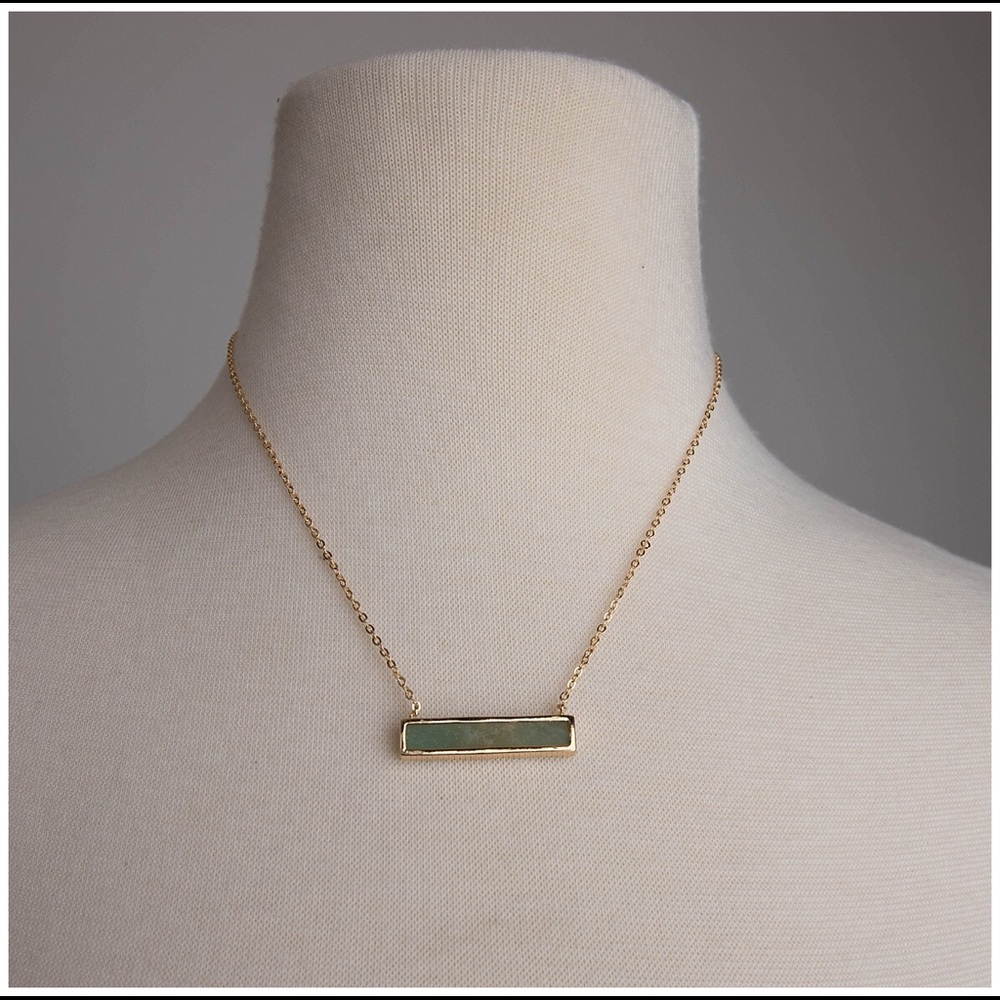 Green pendant necklace